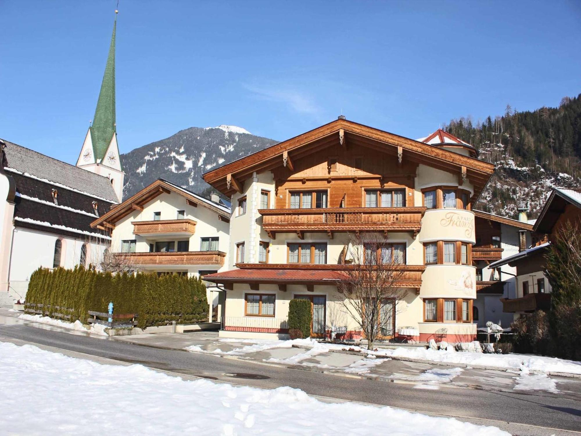 Attractive Holiday Home In Kaltenbach On The Ski Slope Stumm Exteriör bild
