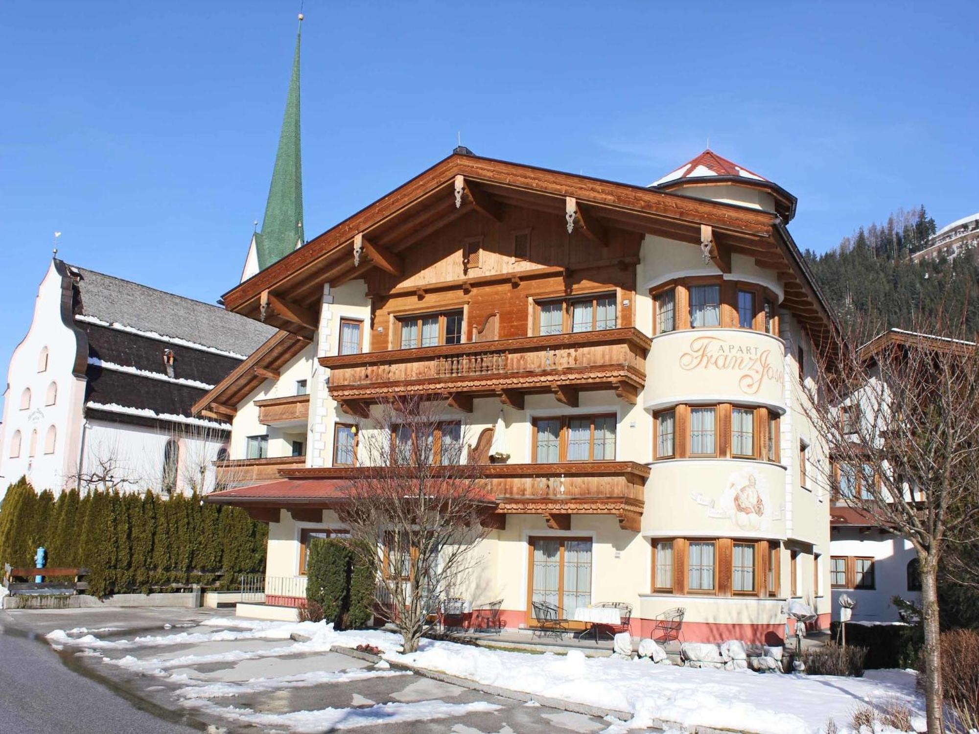Attractive Holiday Home In Kaltenbach On The Ski Slope Stumm Exteriör bild